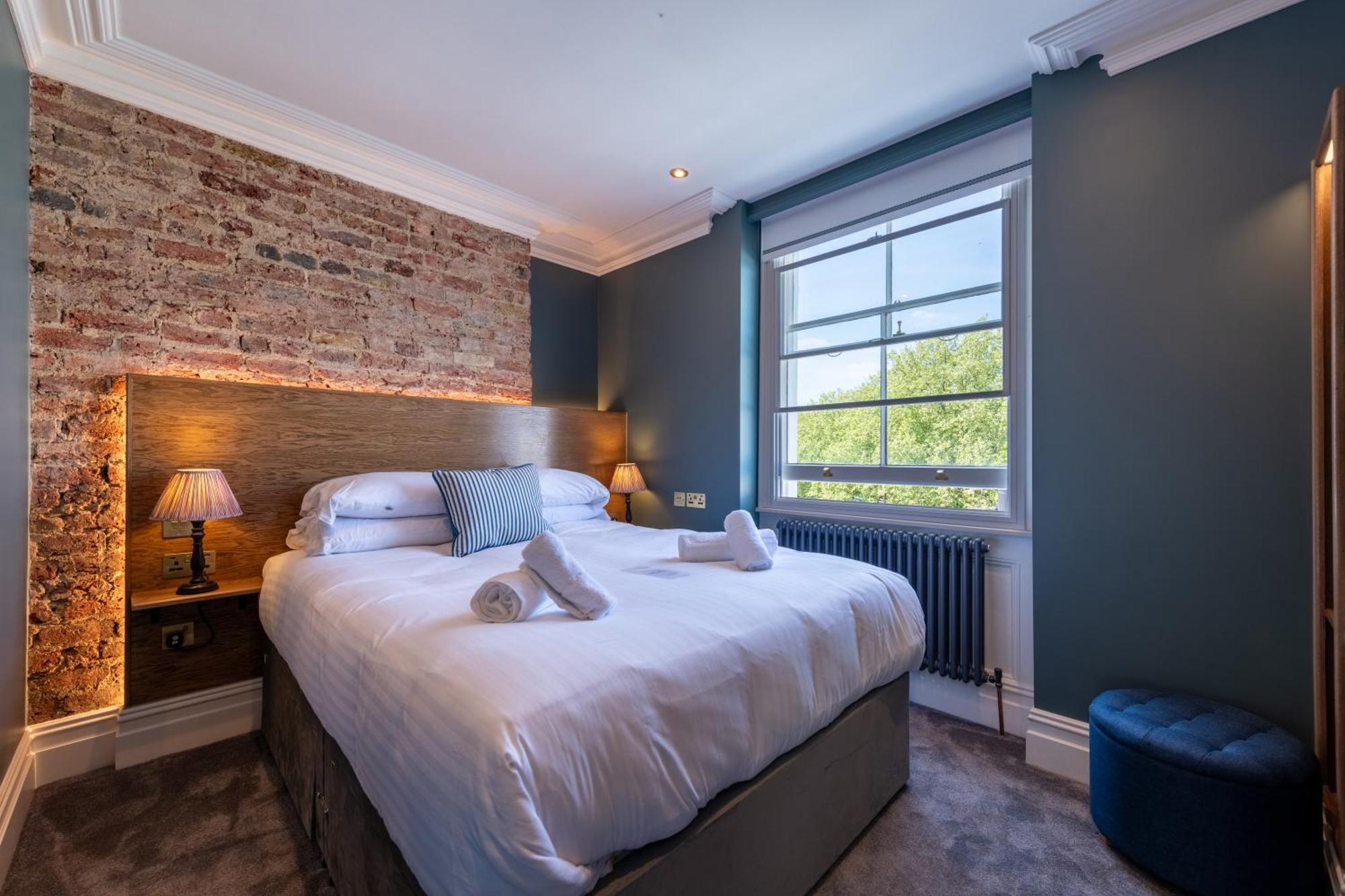 The Crown Pub & Guesthouse London Exterior photo