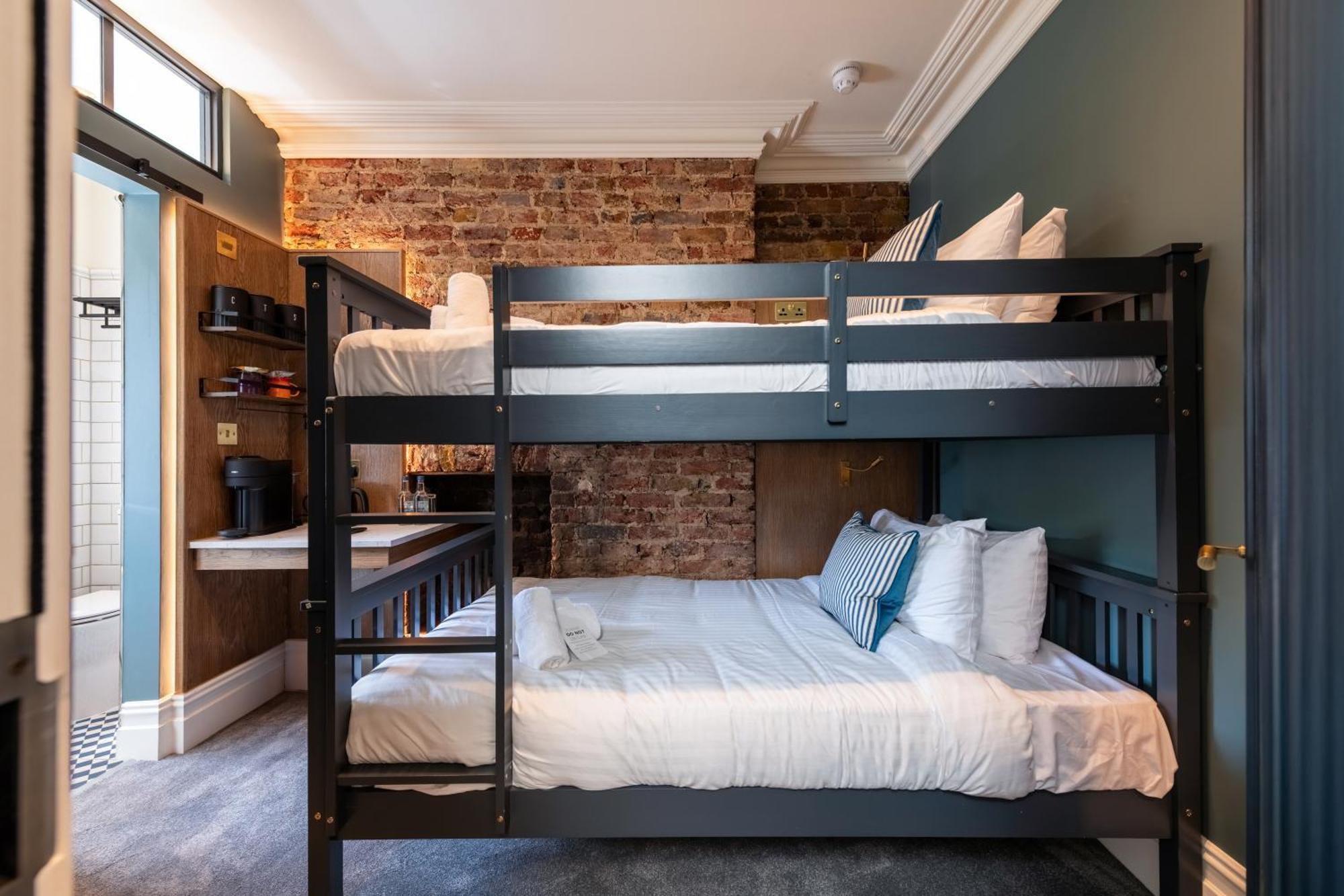 The Crown Pub & Guesthouse London Exterior photo
